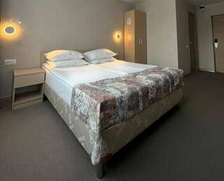 Гостиница Аметист Апатиты Стандарт двухместный с двухспальной кроватью-1